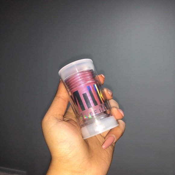 Milk. Stardust holographic highlighter - Picture 3 of 4